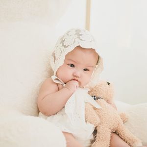 Meet your Posher, Lewis